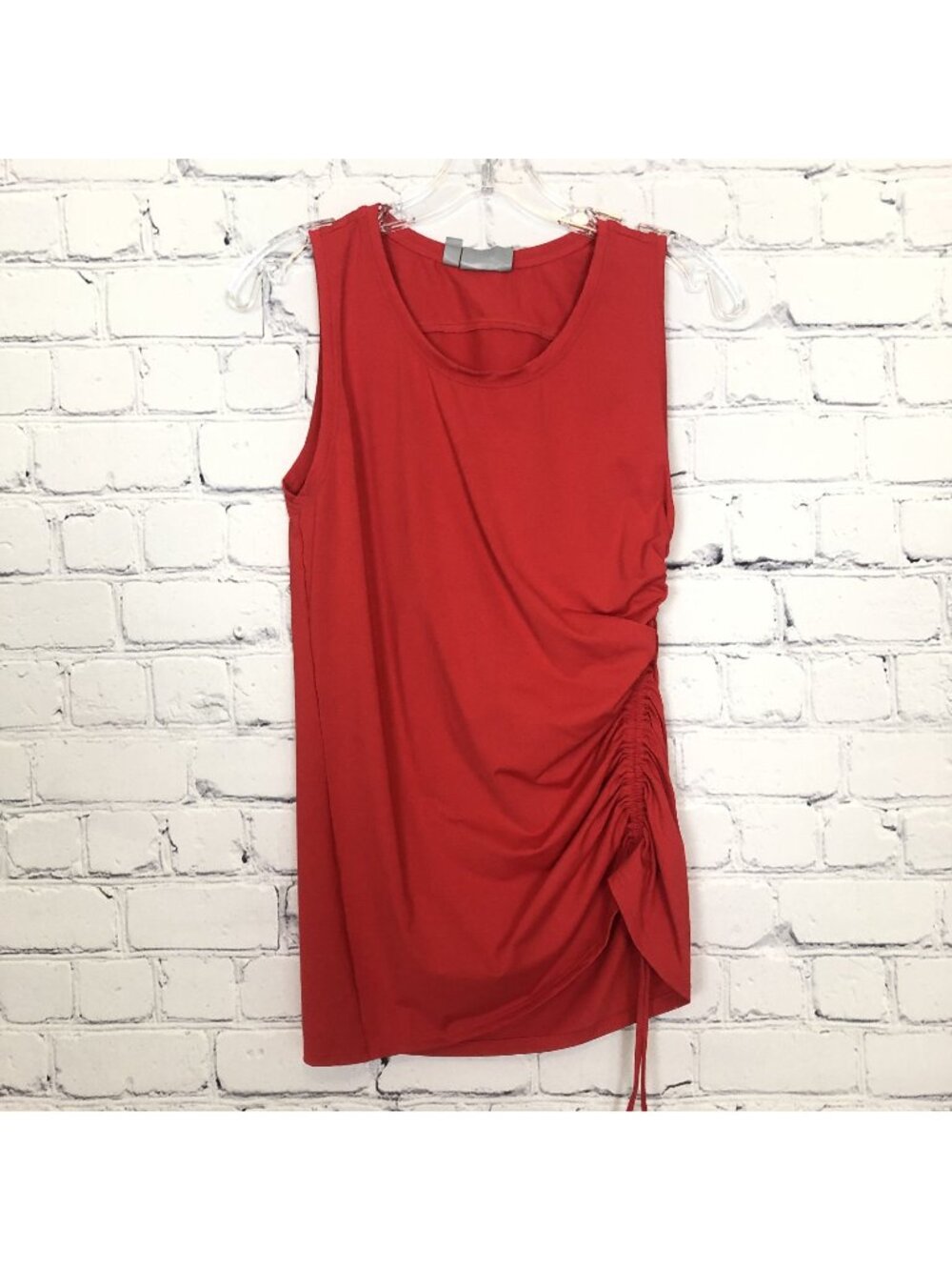 Athleta Side Scrunch Rash Guard Size S Red